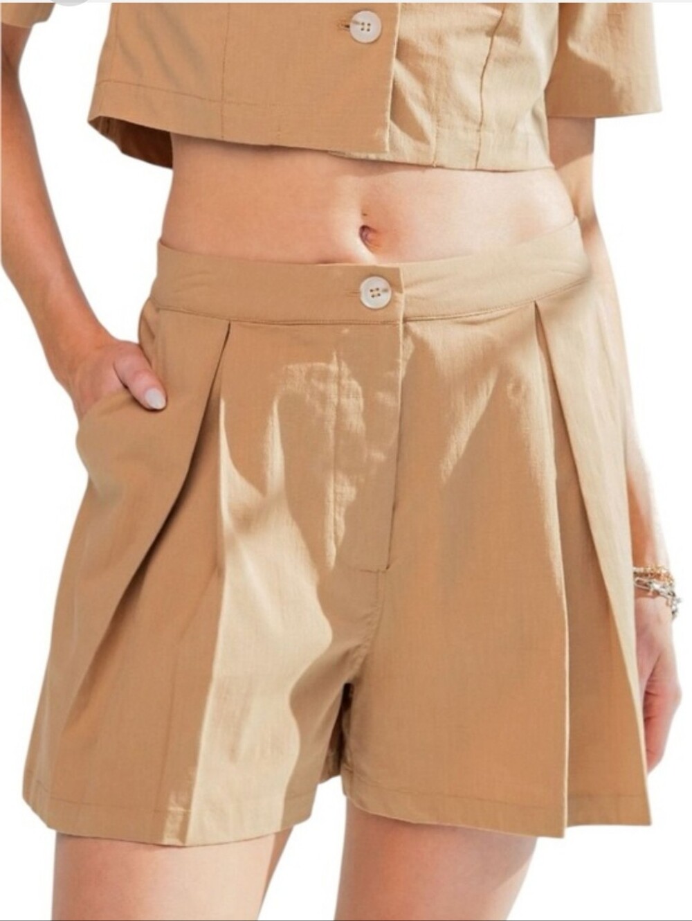 EASEL NWT SHORTS LATTE